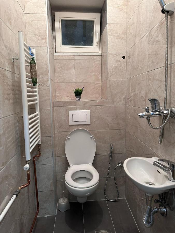 Hostel Golden Horn ซาราเยโว ภายนอก รูปภาพ