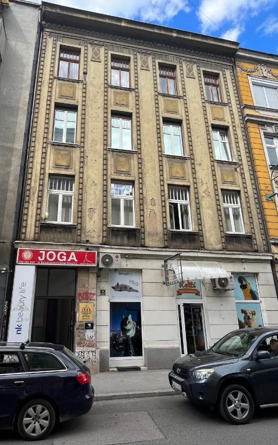 Hostel Golden Horn ซาราเยโว ภายนอก รูปภาพ